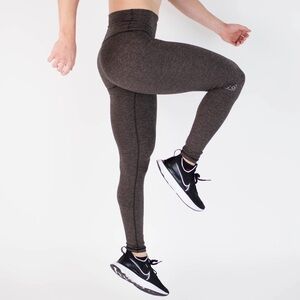 Fleo El Toro Legging 25" High Rise Legging Bounce Taupe Black Small